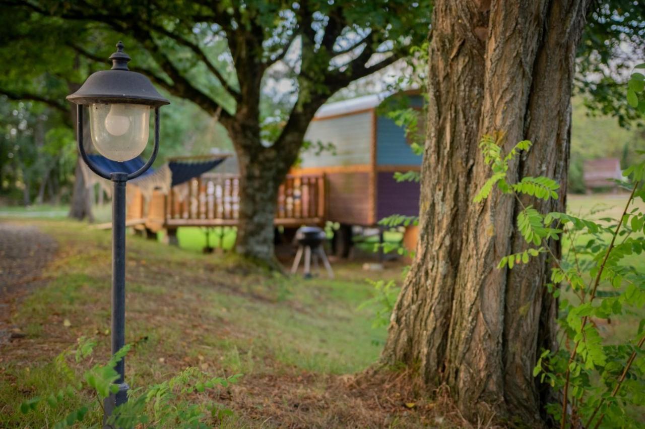 Domaine Des Z'Ailes Hotel Saint-Florent-des-Bois ภายนอก รูปภาพ